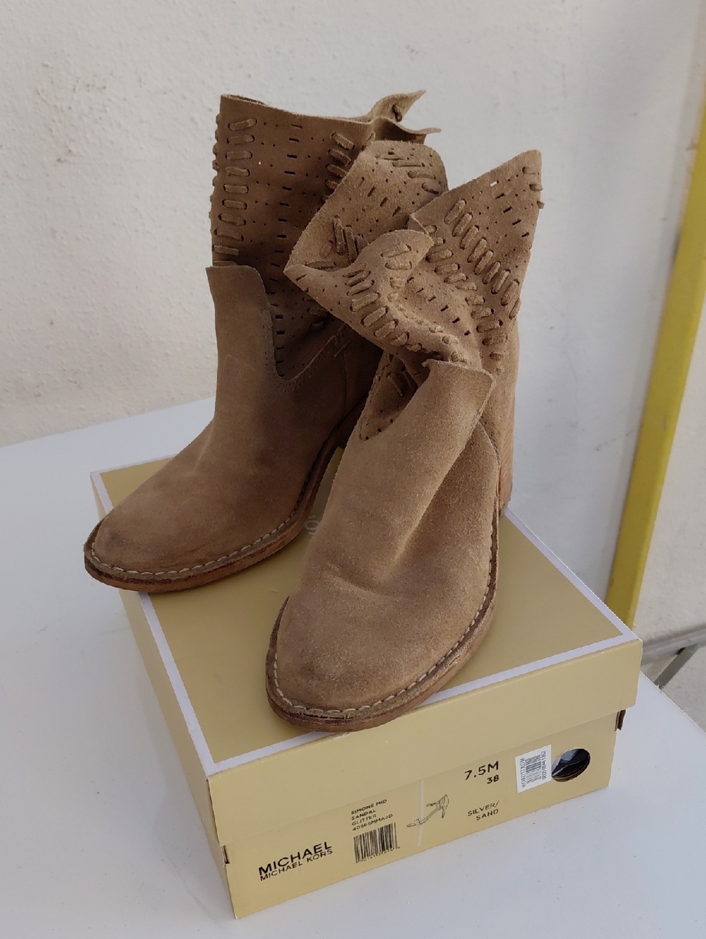 Dolce Vita Women's Tan Suede Ankle Boots